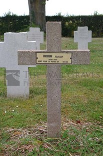 Le Cateau Military Cemetery - Chechlow, Julissep